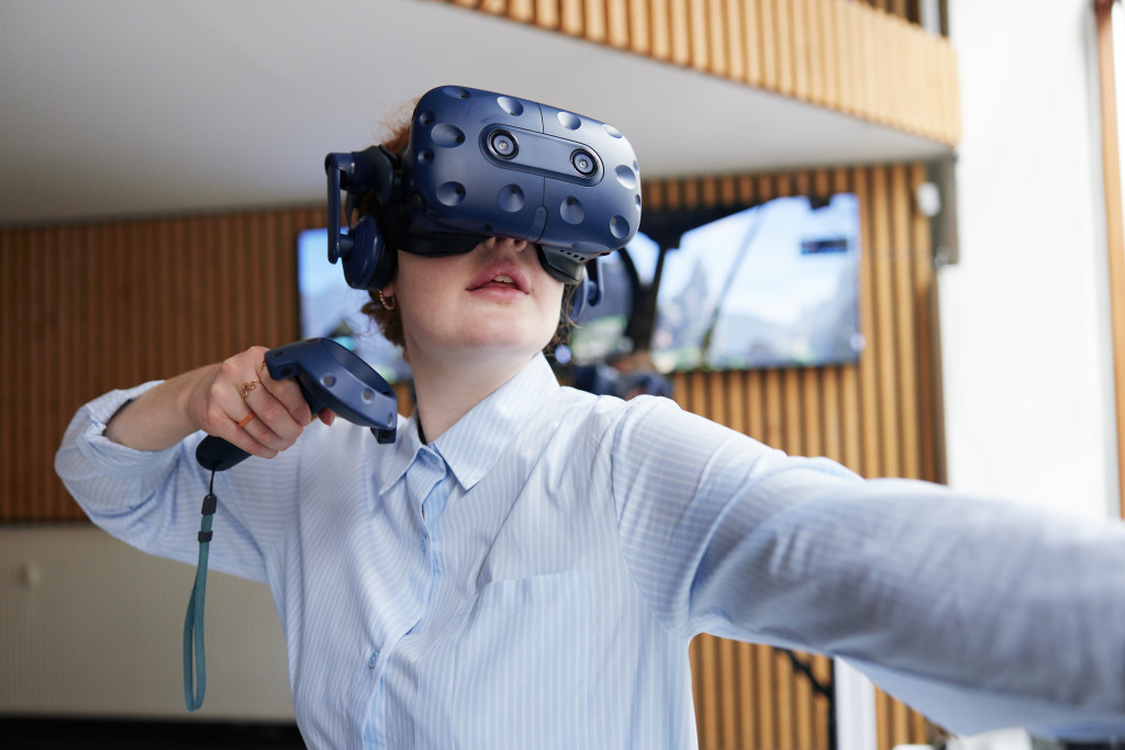 A person using virtual reality